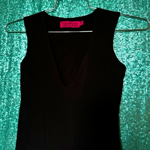 Boohoo Little Black Dress / Plunge Neck Bodycon Midi Dress for ladies size 2 - Picture 2 of 12